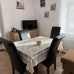 Apartmans 21 Apartment Zbytiny