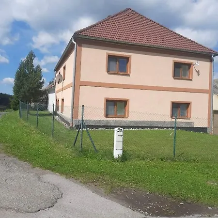 Apartmans Zbytiny 21 דירה