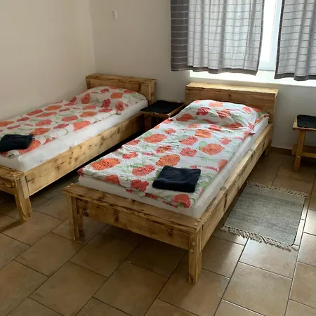 Apartmans Zbytiny 21 דירה *
