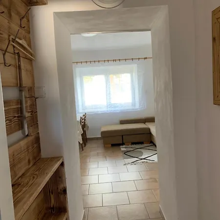 Apartmans Zbytiny 21 *