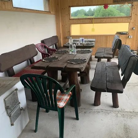 Apartmans Zbytiny 21 *